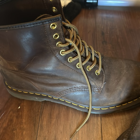 Brown Doc Martens size 12 gently warn still in excellent condition - Picture 2 of 2